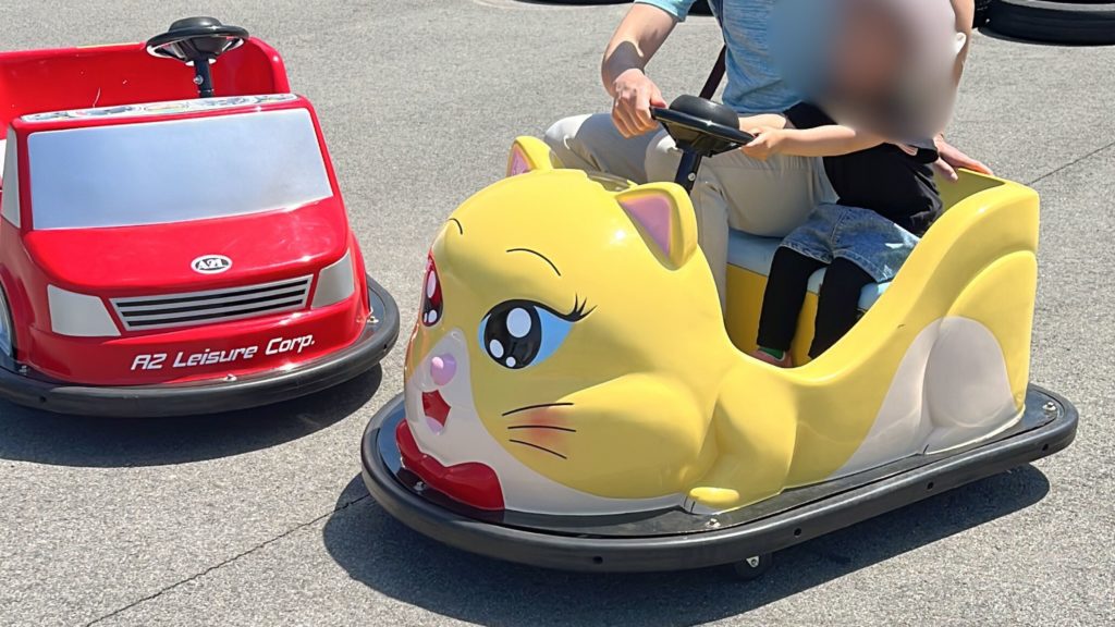 ワールド牧場でバッテリーカー体験