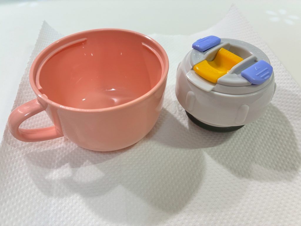 ピーコック水筒　コップと中せん