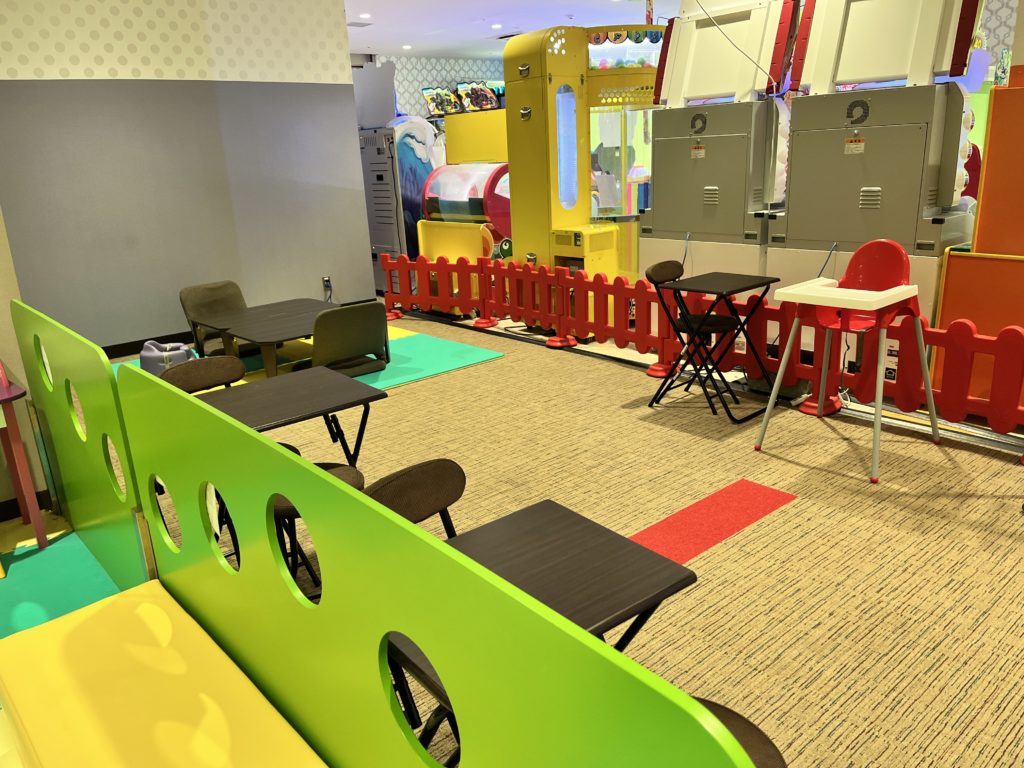 アミパラ橿原店 キッズひろばのおやつエリア