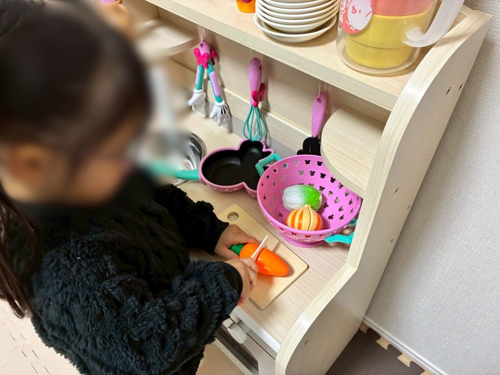 おままごとキッチンでお料理